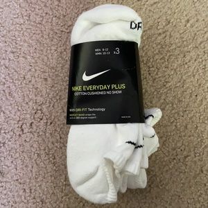Nike Everyday Plus Cotton Cushioned No Show Socks